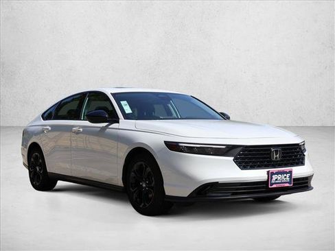 Used 2025 Honda Accord SE image 3