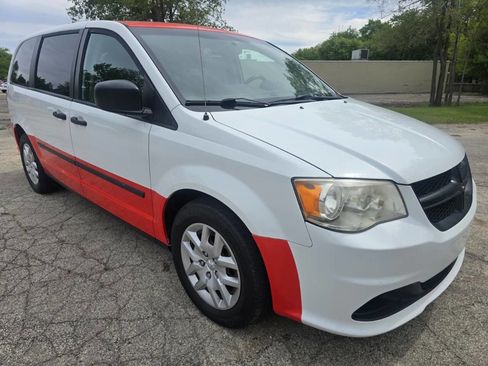 Used 2014 RAM C/V Tradesman w/ UConnect Hands-Free Group FWD image 3