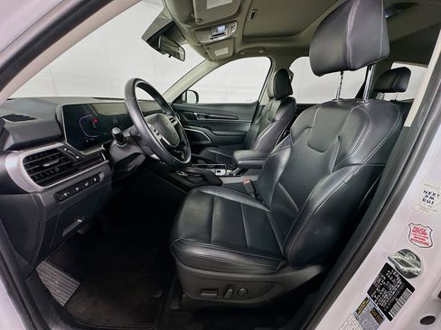 Used 2025 Kia Telluride S image 13