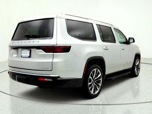 Used 2022 Jeep Wagoneer Series II w/ Premium Group I AWD/4WD image 5
