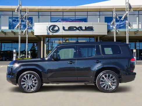 Certified 2025 Lexus GX 550 image 3