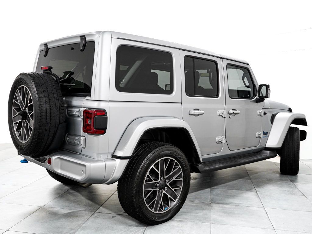 Used 2023 Jeep Wrangler Unlimited Sahara AWD/4WD image 7