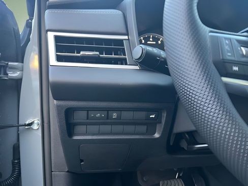 New 2026 Mitsubishi Outlander AWD image 12