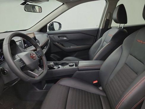 Used 2025 Nissan Rogue SV AWD/4WD image 21
