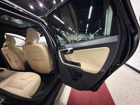 Used 2016 Volvo XC60 T5 Platinum FWD image 23