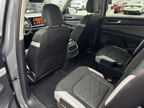 New 2026 Volkswagen Atlas Peak Edition image 22