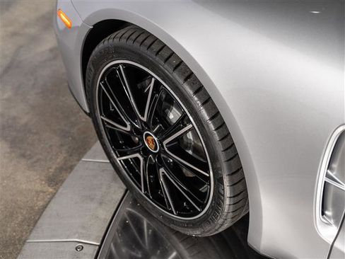 Used 2022 Porsche Panamera 4 Executive image 17