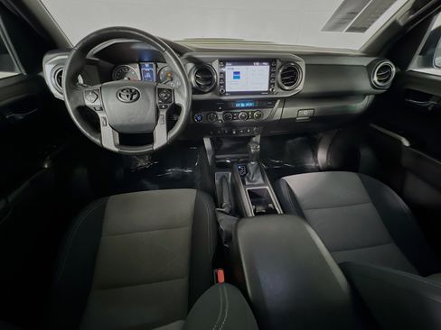 Used 2022 Toyota Tacoma TRD Sport w/ Technology Package AWD/4WD image 30