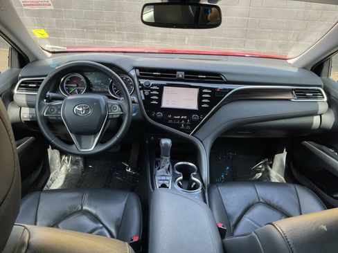 Used 2018 Toyota Camry XLE FWD image 17