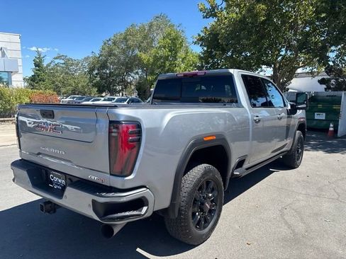 Used 2025 GMC Sierra 2500 AT4 w/ AT4 Premium Plus Package AWD/4WD image 10