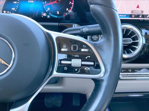 Used 2023 Mercedes-Benz GLA 250 4MATIC image 25