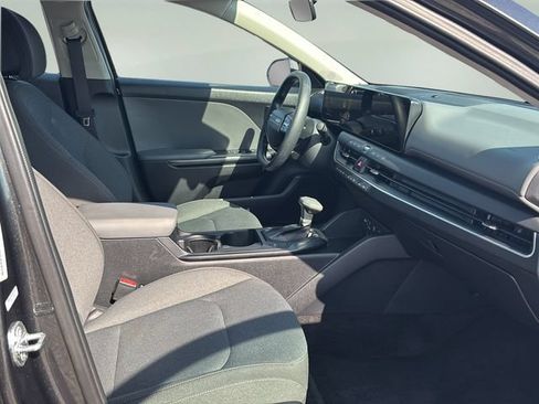 Used 2025 Kia K4 FWD image 10