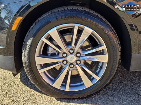 Used 2025 Cadillac XT5 Premium Luxury image 11