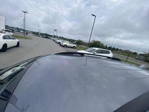 Used 2018 GMC Terrain SLE w/ Driver Convenience Package FWD image 3