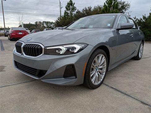 Used 2024 BMW 330e image 8