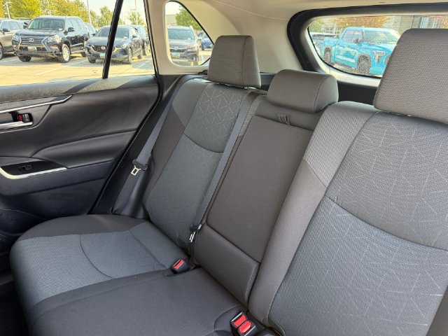 Used 2025 Toyota RAV4 XLE FWD image 27