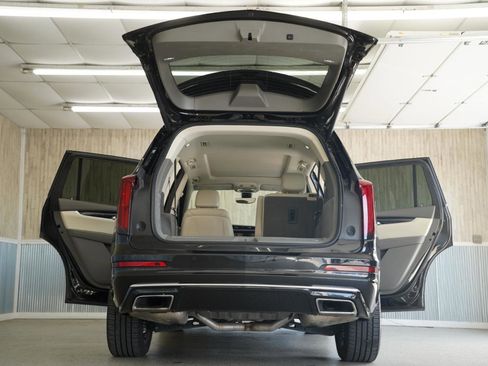 Used 2022 Cadillac XT6 Premium Luxury w/ Technology Package image 40