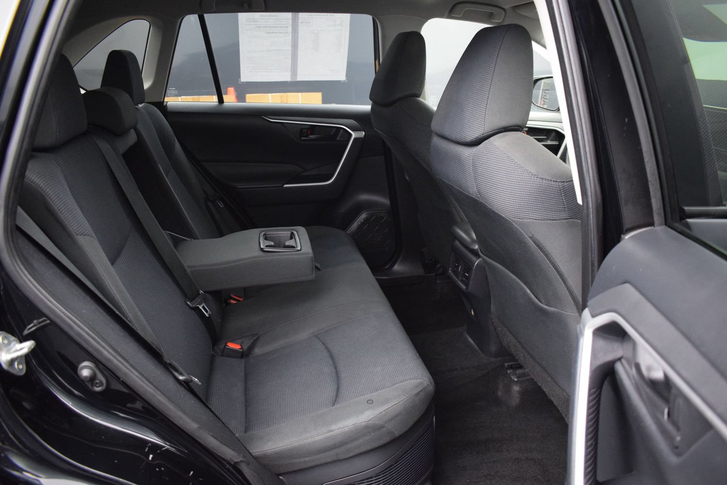 Used 2022 Toyota RAV4 LE AWD/4WD image 11