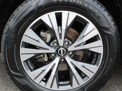 Certified 2023 Nissan Rogue SV image 10