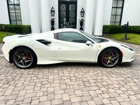 Used 2022 Ferrari F8 Tributo RWD image 45