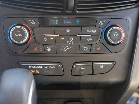 Used 2018 Ford Escape SE image 19