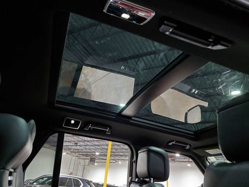 Used 2018 Land Rover Range Rover HSE AWD/4WD image 23