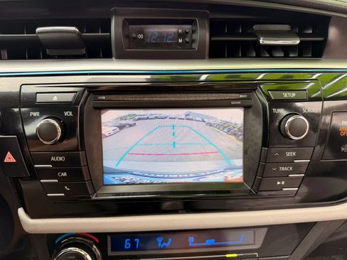 Used 2015 Toyota Corolla LE FWD image 17