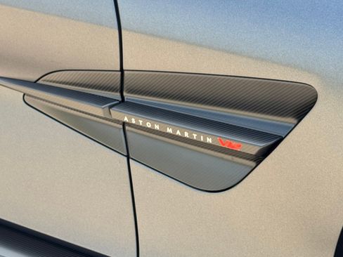 New 2025 Aston Martin Vanquish image 22