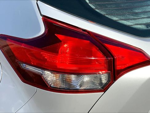 Used 2018 Nissan Kicks SV image 23