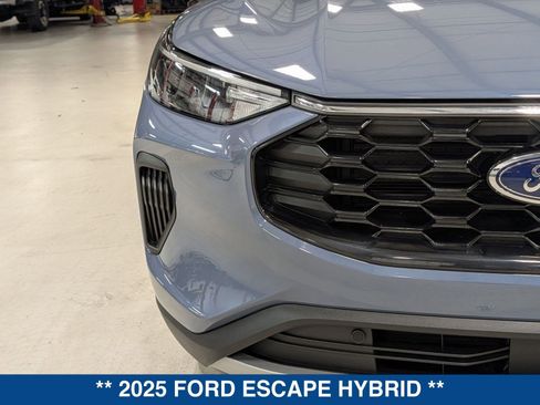 Certified 2025 Ford Escape ST-Line w/ Equipment Group 301A image 9