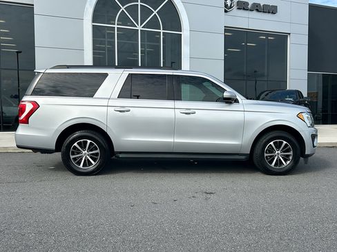 Used 2019 Ford Expedition Max XLT image 2