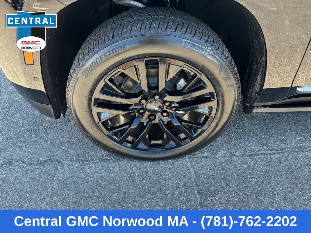 New 2026 GMC Yukon XL Denali w/ Denali Reserve Package AWD/4WD image 10