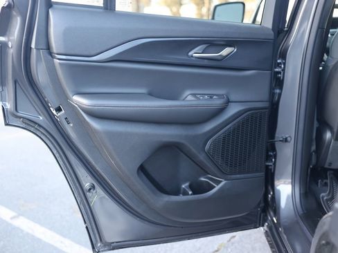 New 2025 Jeep Grand Cherokee Laredo w/ MOPAR Finishing Package image 39