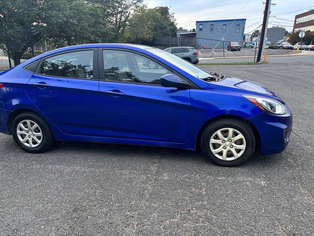 Used 2014 Hyundai Accent GLS FWD image 4