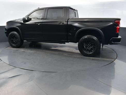 Used 2025 Chevrolet Silverado 1500 ZR2 w/ Technology Package image 2