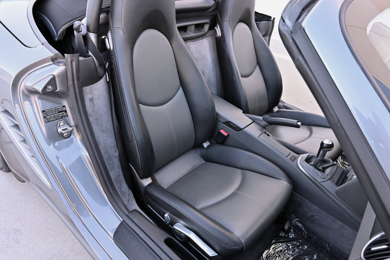 Used 2006 Porsche Boxster S RWD image 16