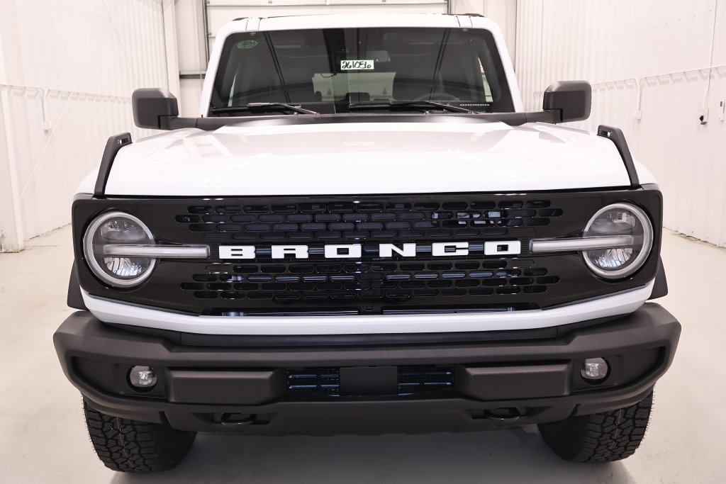 New 2026 Ford Bronco Outer Banks w/ Black Appearance Package AWD/4WD image 4