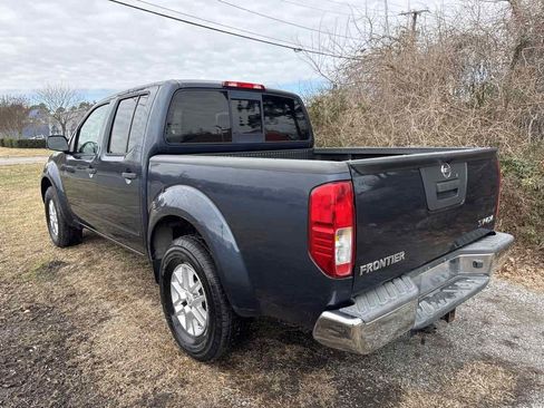 Used 2016 Nissan Frontier SV image 6