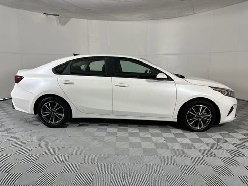 Used 2023 Kia Forte LXS FWD image 9
