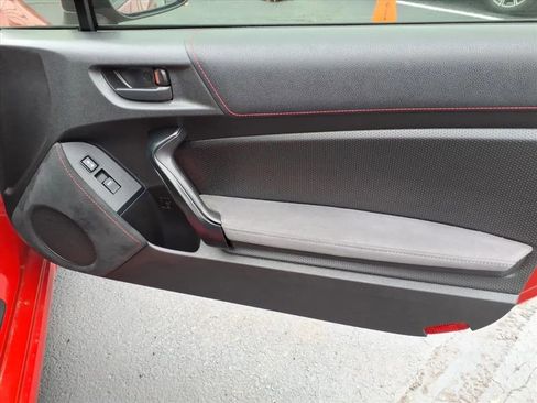 Used 2014 Scion FR-S image 10