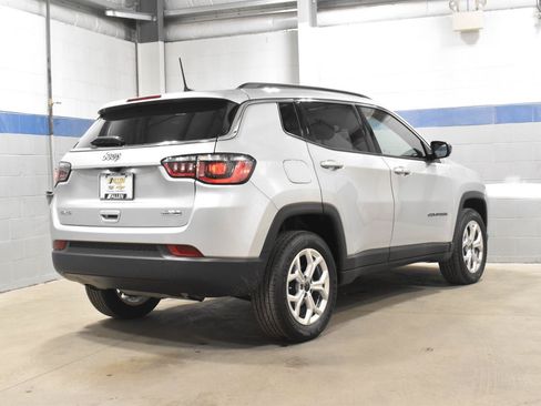 Used 2025 Jeep Compass Latitude AWD/4WD image 26