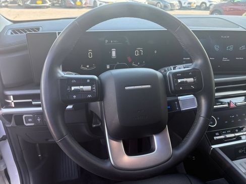 Used 2025 Hyundai Santa Fe SEL AWD/4WD image 30