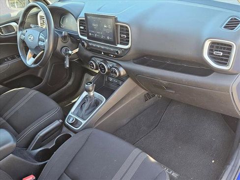 Used 2023 Hyundai Venue SEL w/ Cargo Package image 22