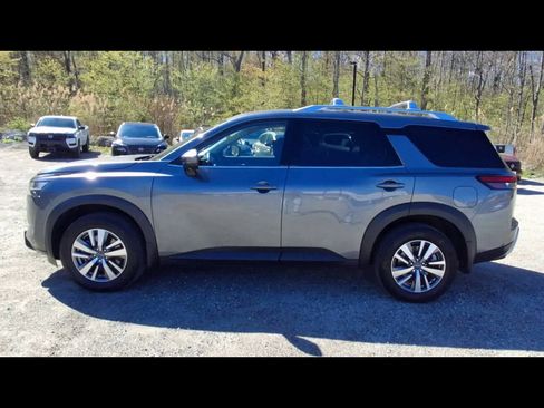 Used 2024 Nissan Pathfinder SL w/ Cargo Package AWD/4WD image 5