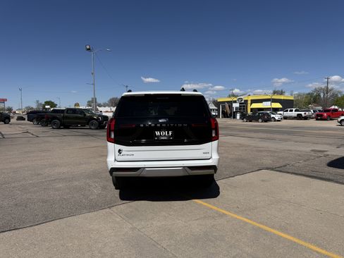 Used 2025 Ford Expedition Max Platinum AWD/4WD image 7