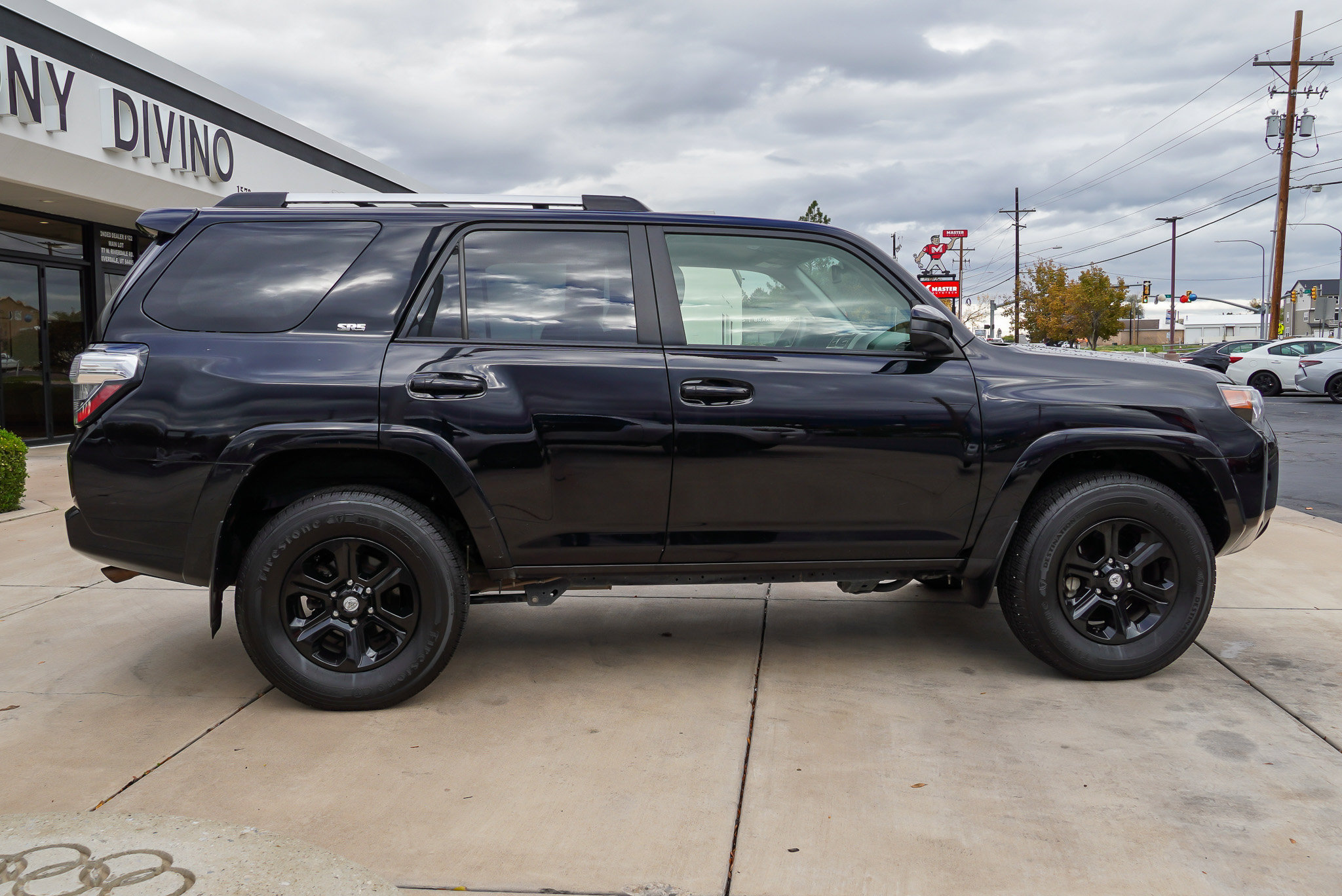 Used 2024 Toyota 4Runner SR5 AWD/4WD image 9