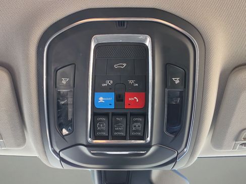 Used 2022 Jeep Grand Cherokee Limited 4xe w/ MOPAR Finishing Package AWD/4WD image 10