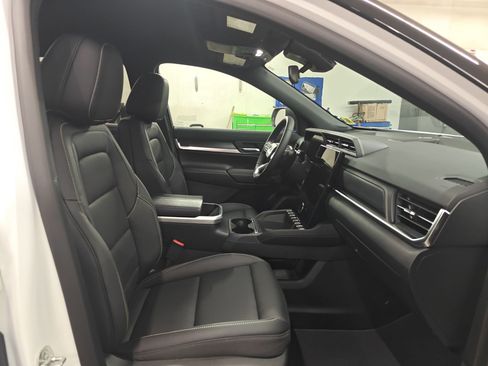 Used 2026 GMC Terrain Elevation w/ Elevation Premium Package image 29