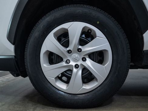 Used 2024 Toyota RAV4 LE AWD/4WD image 11