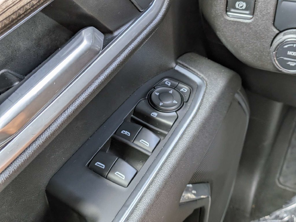 Used 2025 Chevrolet Silverado 1500 LT RWD image 20